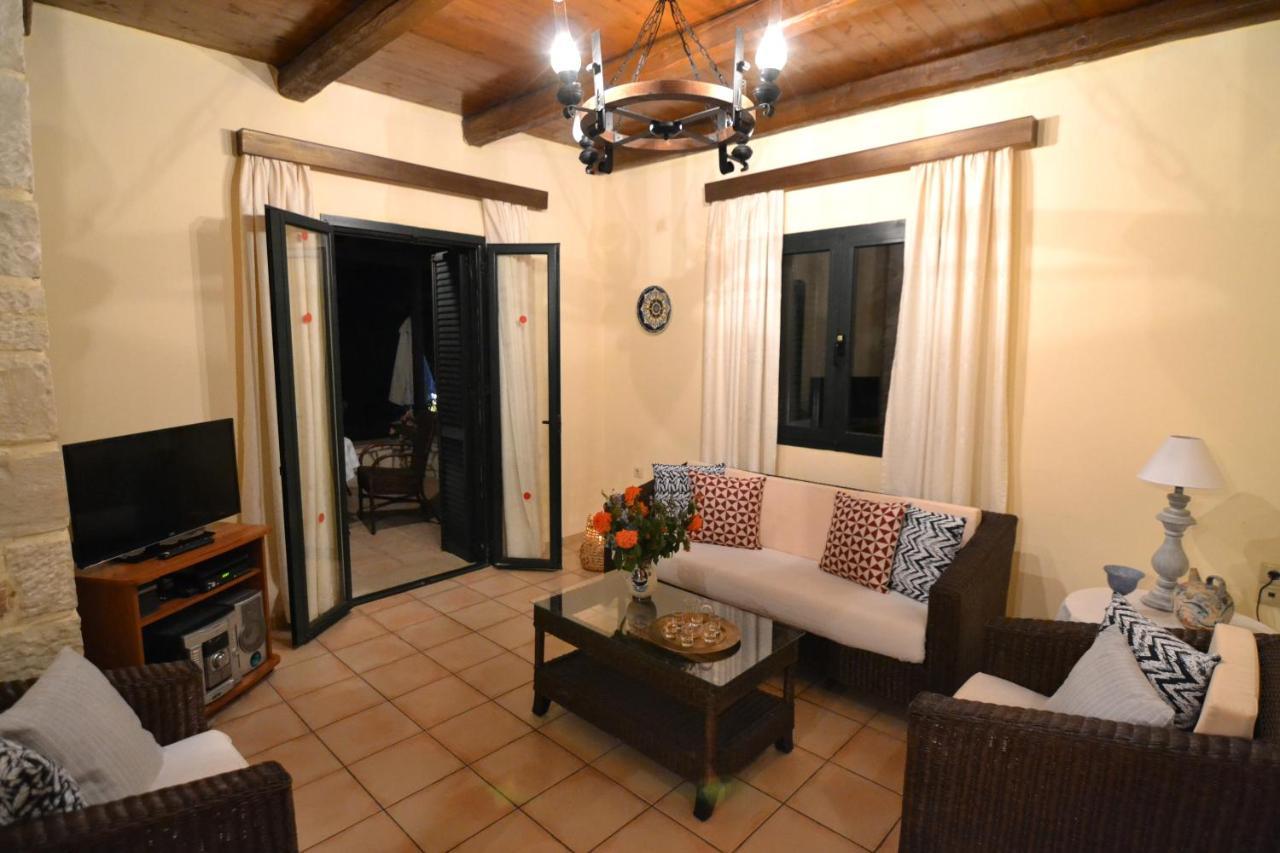 Christina Villas- Minoan Inland Pentamodi Экстерьер фото