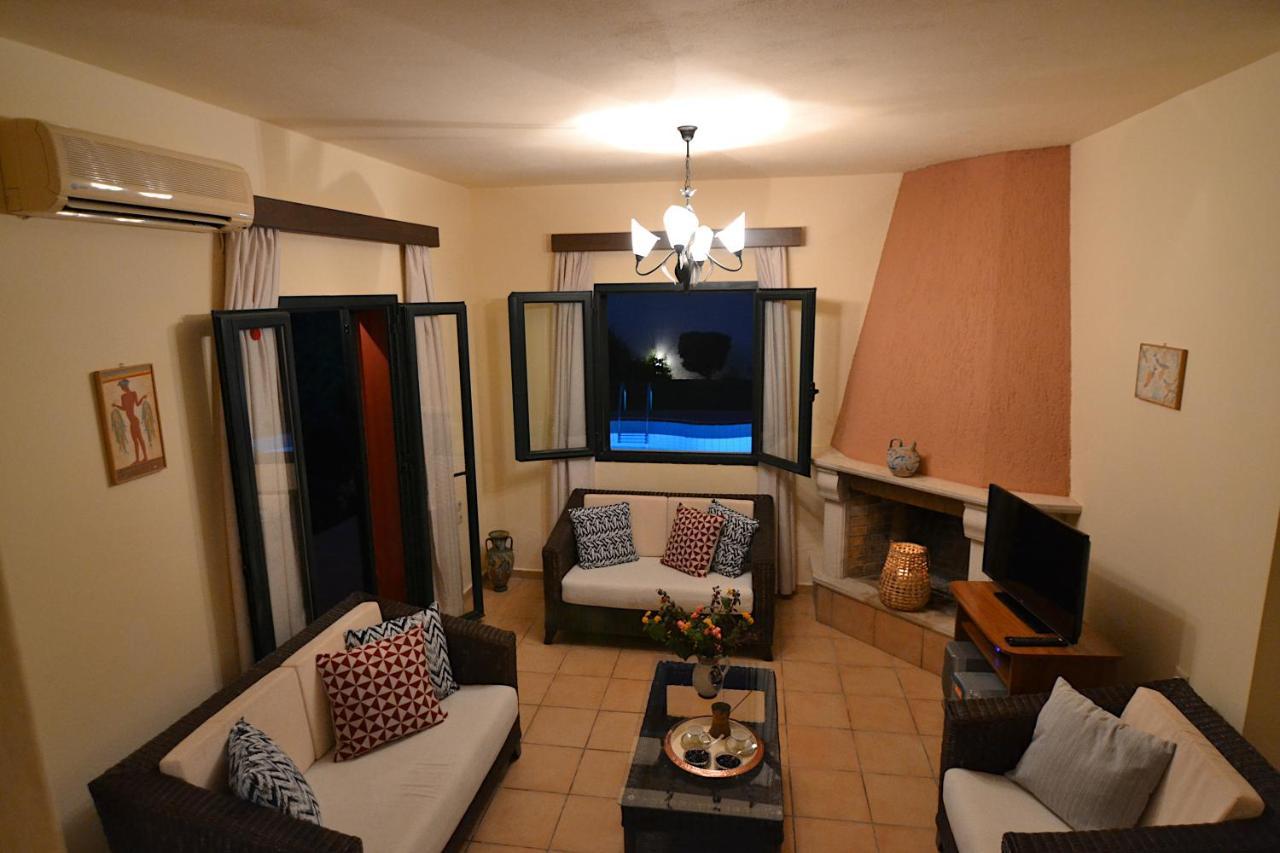 Christina Villas- Minoan Inland Pentamodi Экстерьер фото
