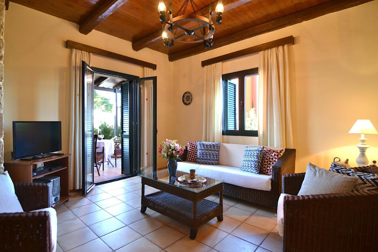 Christina Villas- Minoan Inland Pentamodi Экстерьер фото